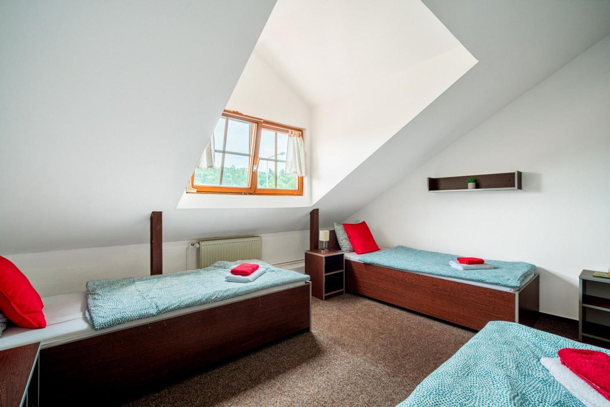 Hotel Ostende Chocerady Esterno foto